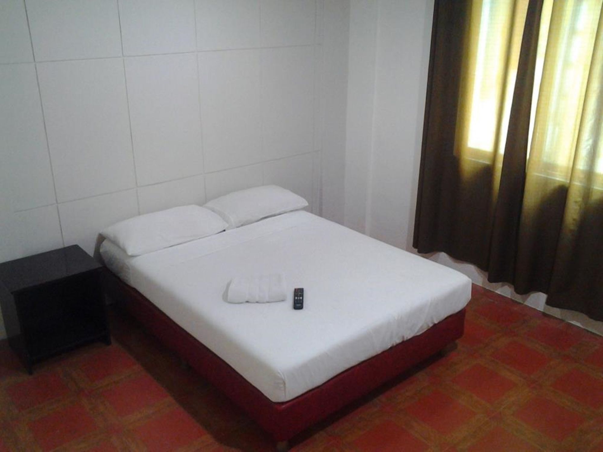 Sun Moon Poolside Hotel 安吉利斯 外观 照片